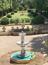 Load image into Gallery viewer, Garden fountain