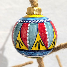 Load image into Gallery viewer, Christmas ornament - medium (6cm) - various, round Fav
