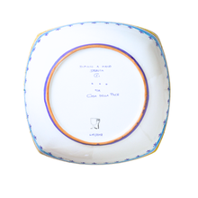 Load image into Gallery viewer, Large square serving bowl (30cm) - Giglio
