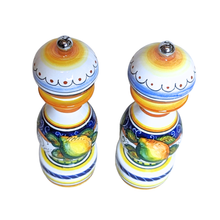 Load image into Gallery viewer, Salt &amp; pepper grinders (ceramic tops) - Lemon
