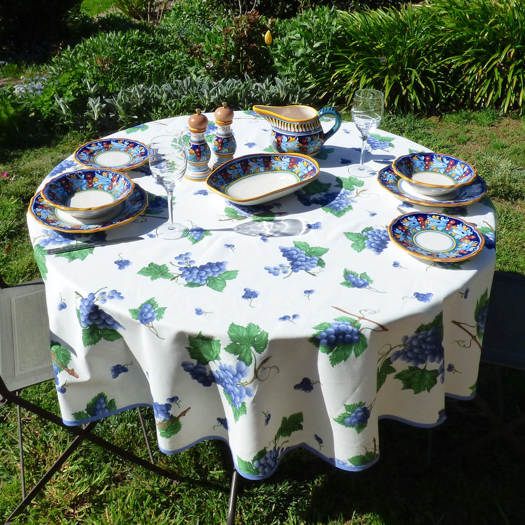 Round cotton tablecloth - 180cm diameter - blue grapes