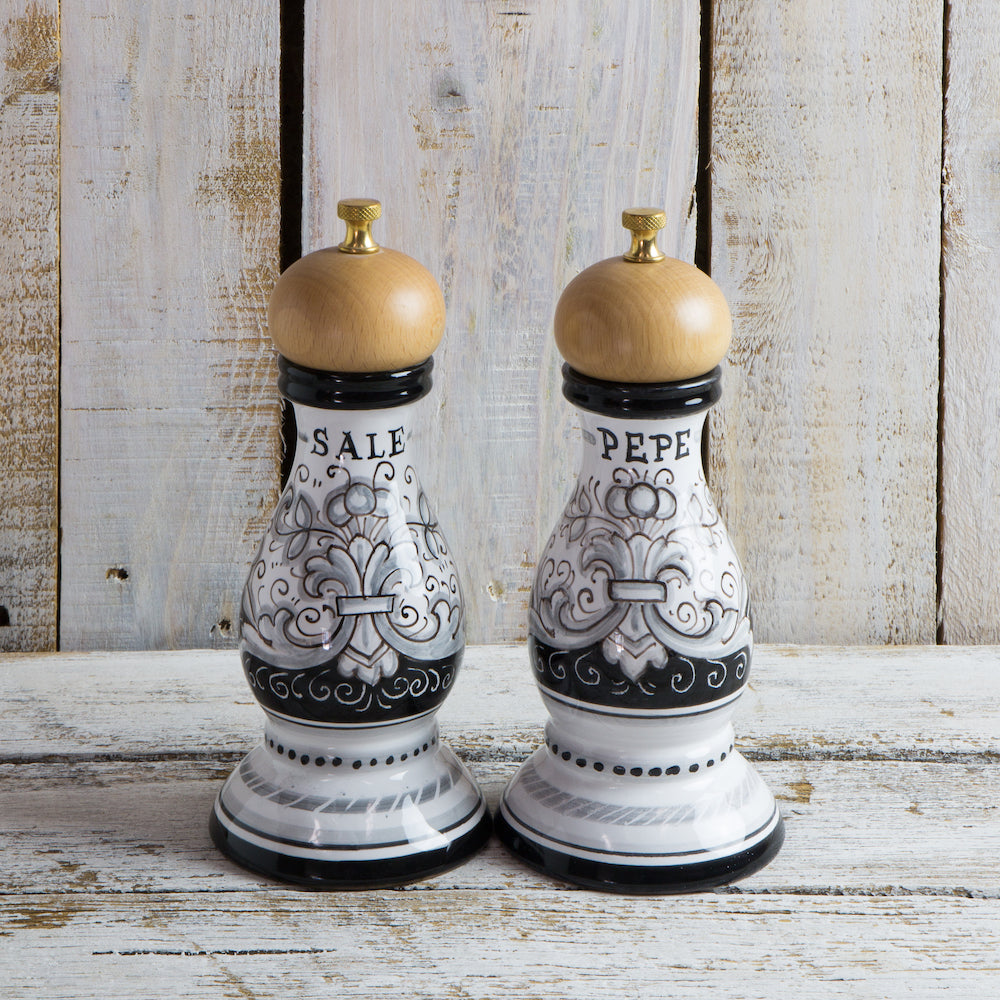Salt & pepper grinders - Nero Deruta (wooden tops)